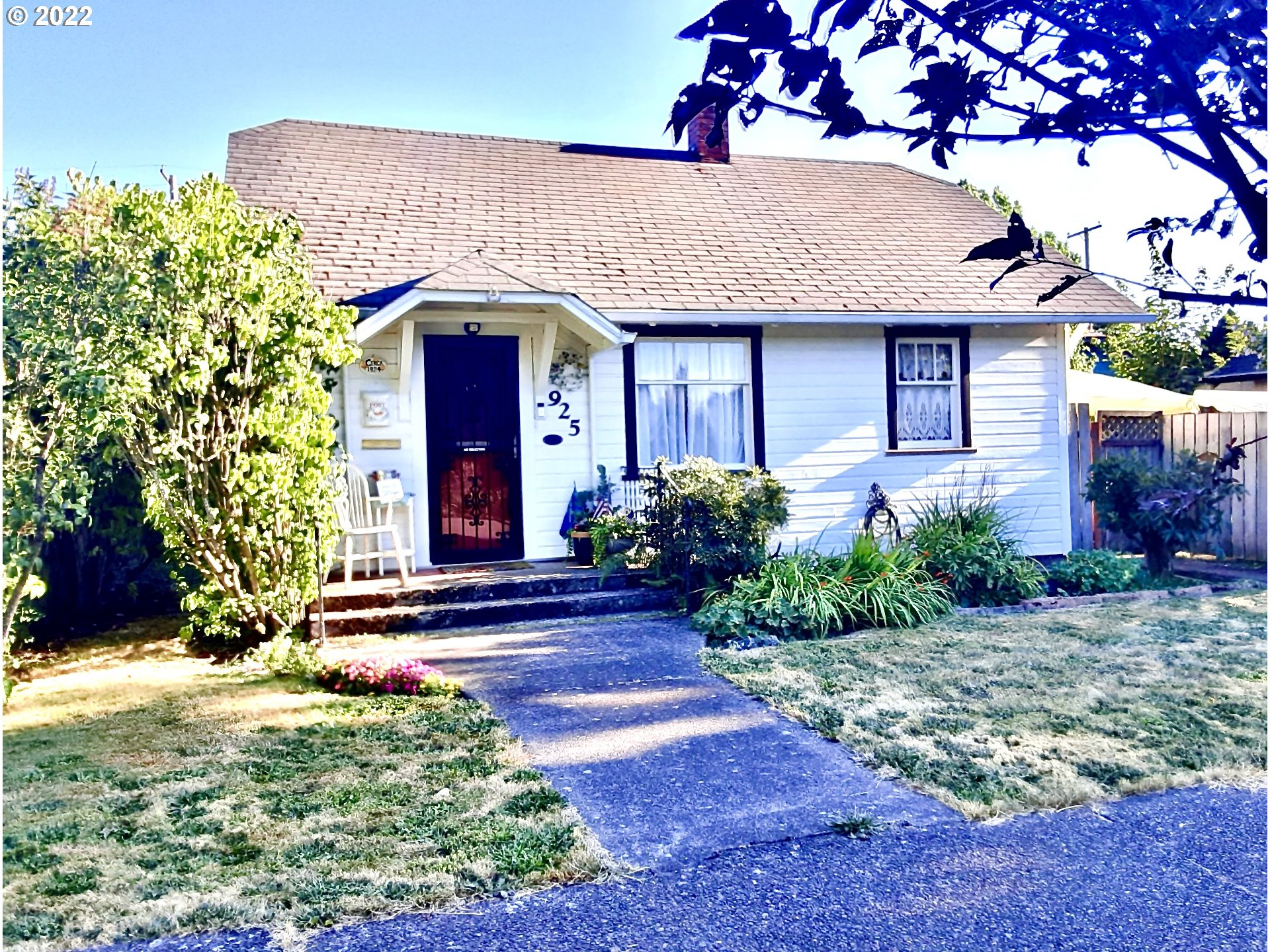 925 F Street Springfield, OR 97477 - Photo 1 of 16