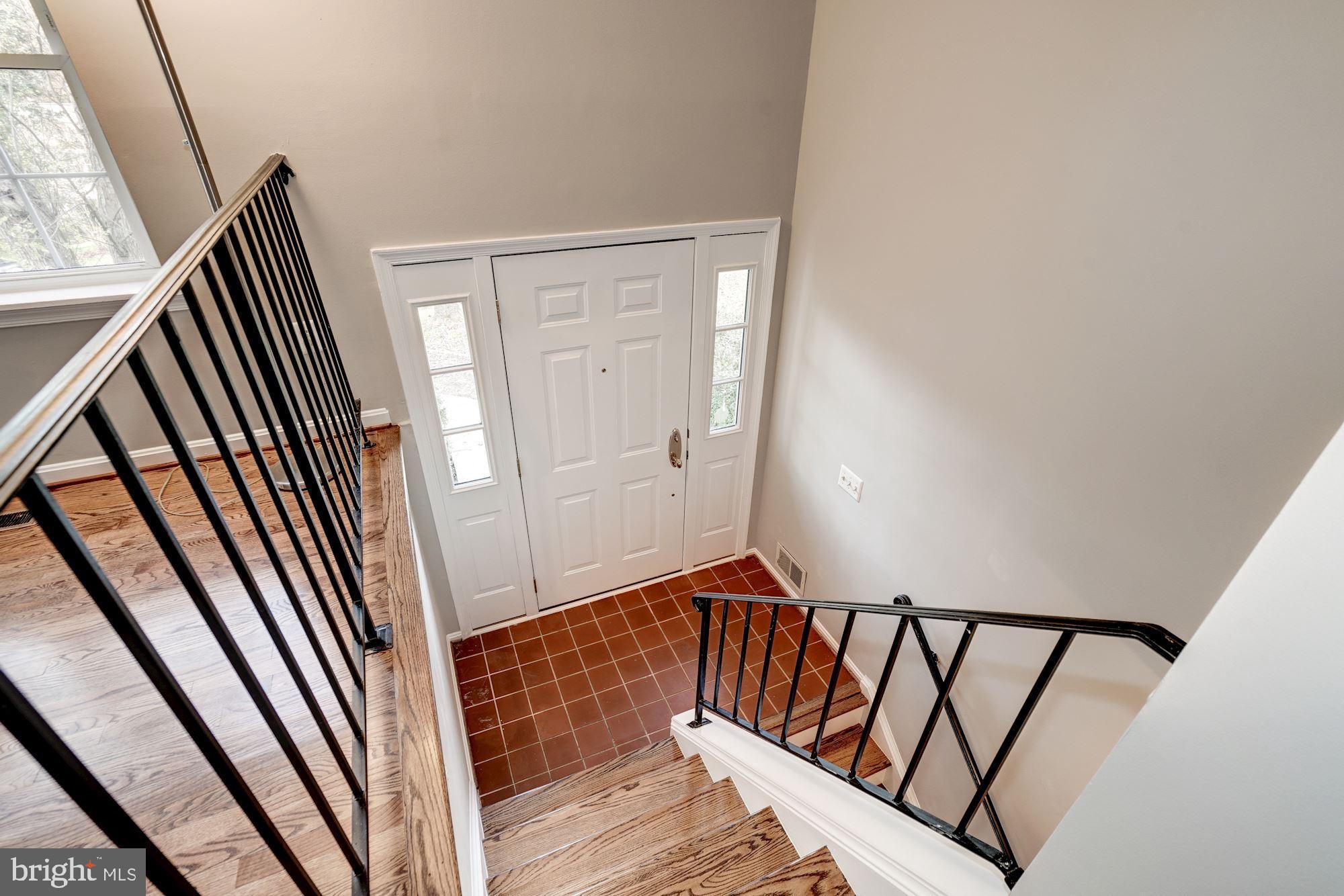 1813 Cranberry Lane Reston, VA 20191 - Photo 3 of 34 Gallery Image 3