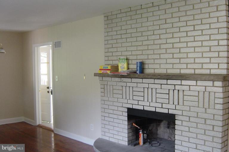 7206 Tanager Street Springfield, VA 22150 - Photo 6 of 8 Living Room #3