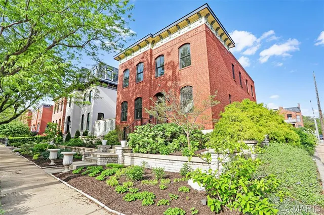 $865,000 | 1201 Dolman Street, St. Louis, MO 63104