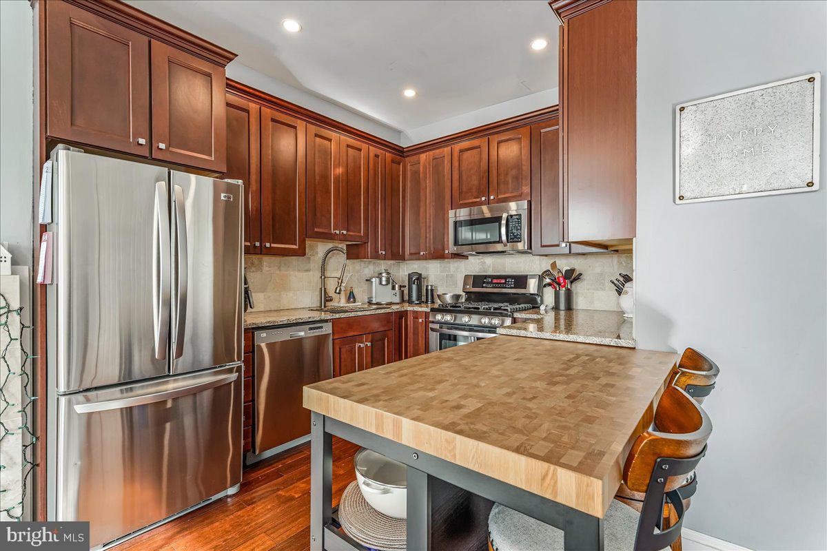 1129 Spruce Street, Unit 3 Philadelphia, PA 19107 - Photo 16 of 31