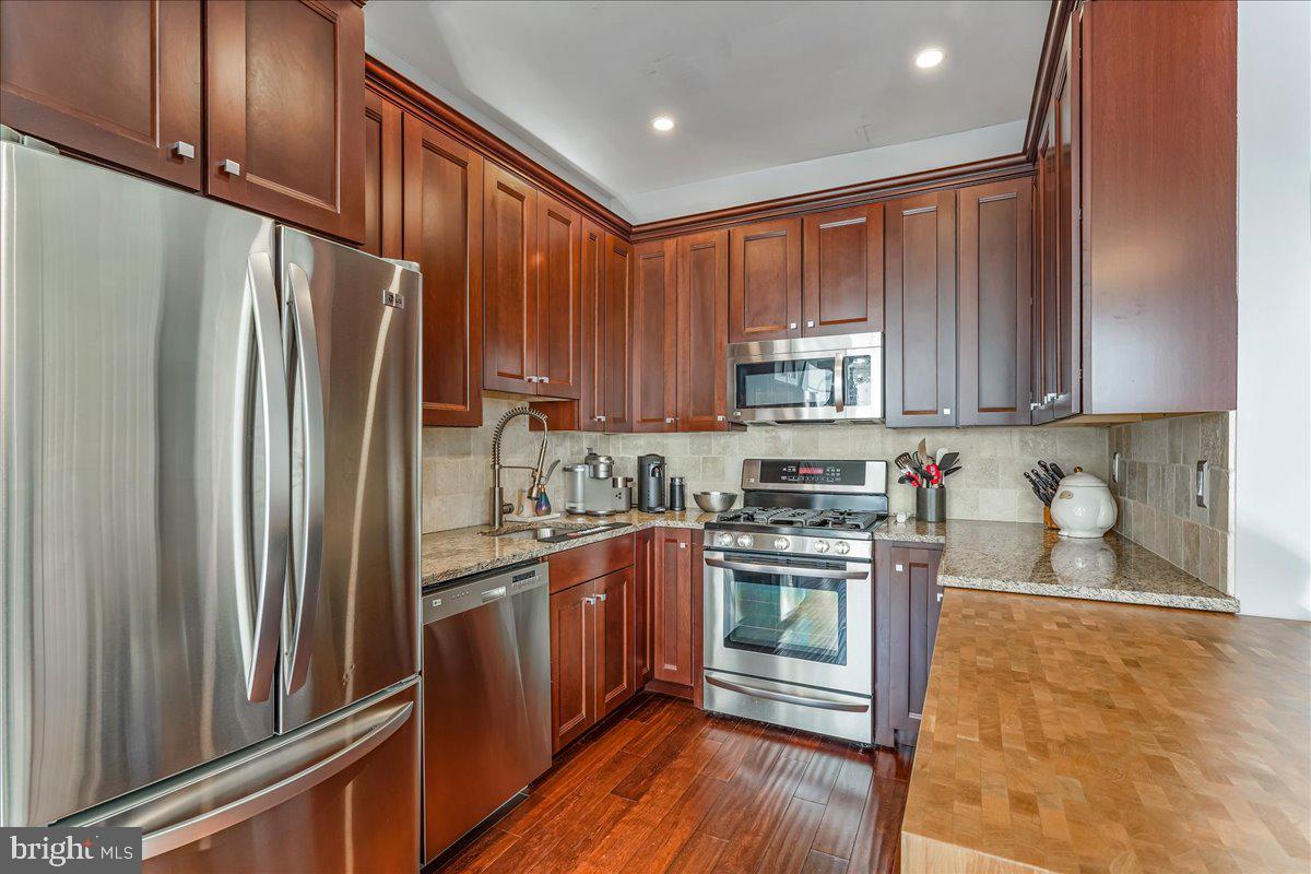 1129 Spruce Street, Unit 3 Philadelphia, PA 19107 - Photo 17 of 31