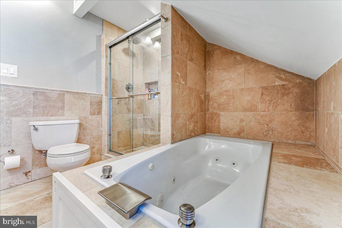 1129 Spruce Street, Unit 3 Philadelphia, PA 19107 - Photo 25 of 31