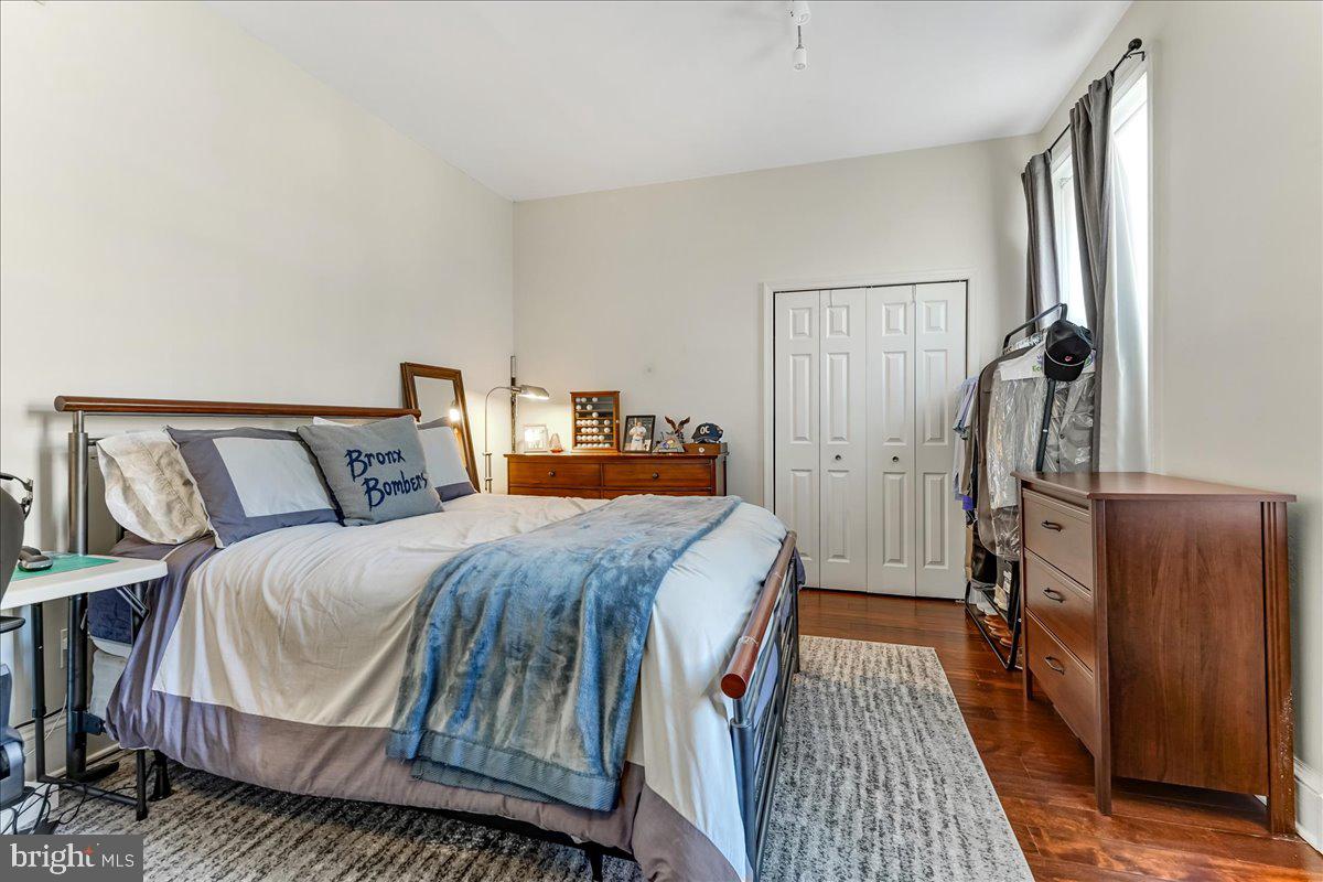 1129 Spruce Street, Unit 3 Philadelphia, PA 19107 - Photo 5 of 31