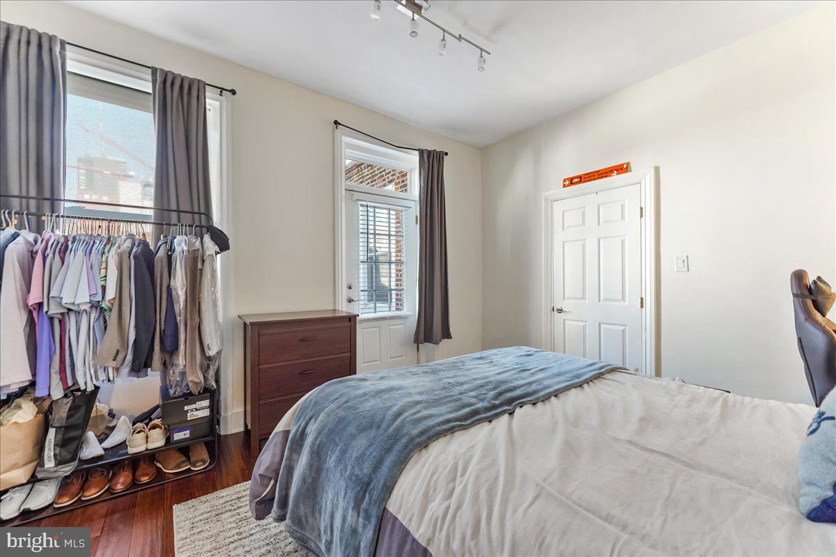 1129 Spruce Street, Unit 3 Philadelphia, PA 19107 - Photo 7 of 31