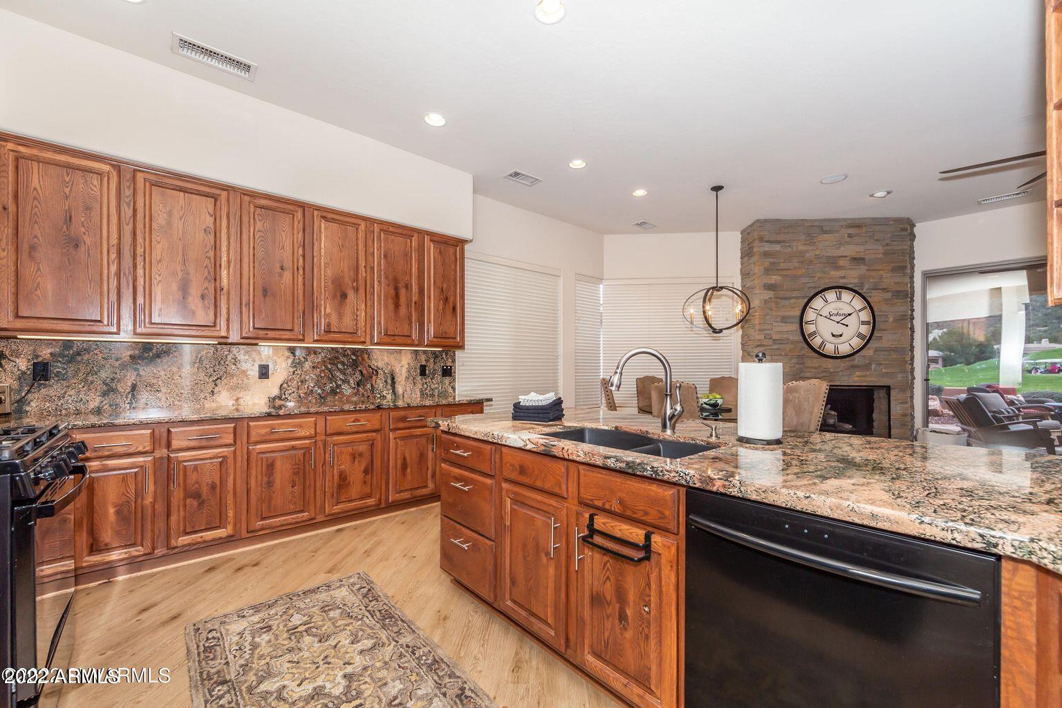 22 Heritage Circle Sedona, AZ 86351 - Photo 13 of 36 KitchentoDining