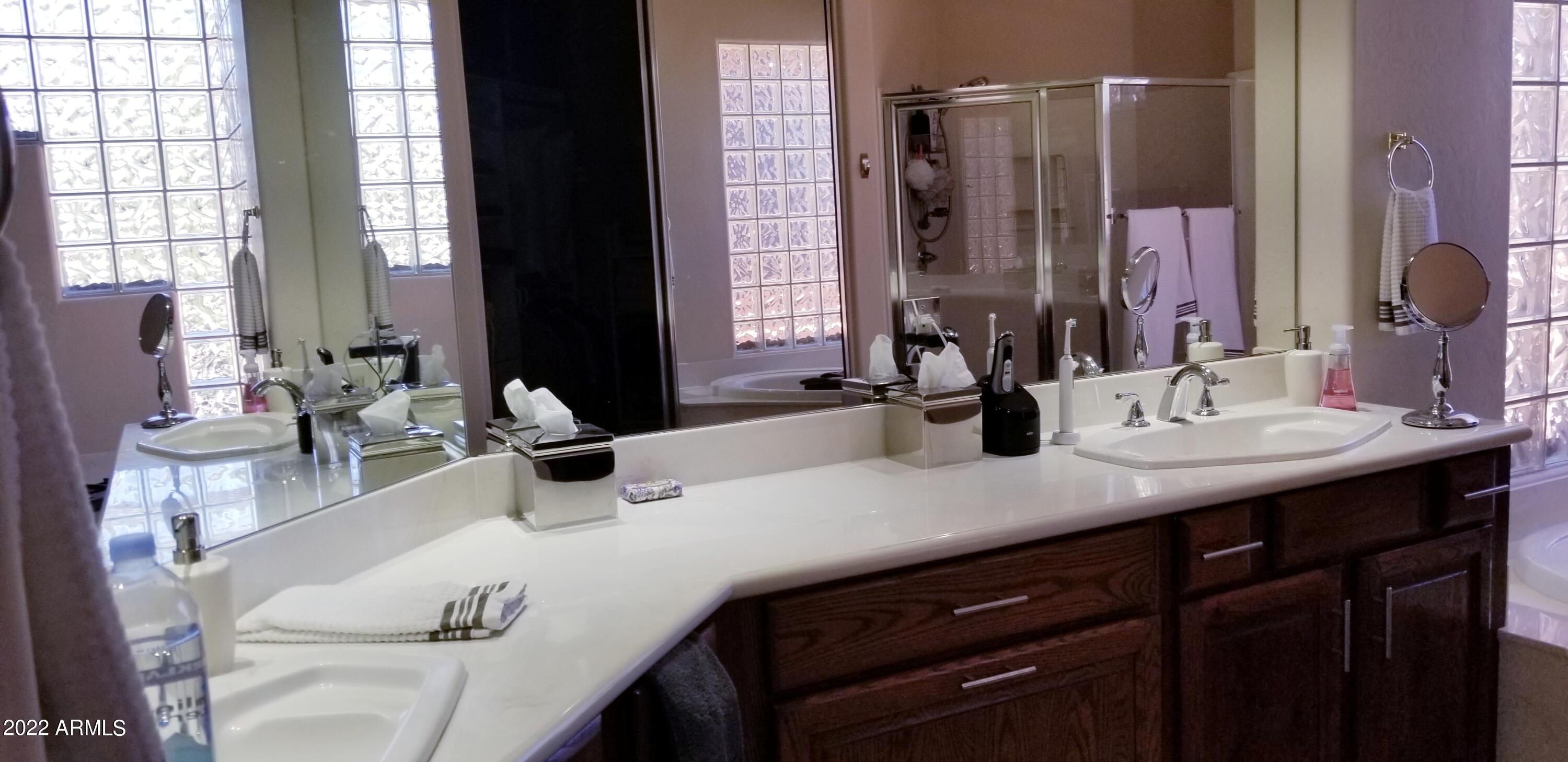 22 Heritage Circle Sedona, AZ 86351 - Photo 21 of 36 MasterDoubleSinks_BackviewShower_Tub