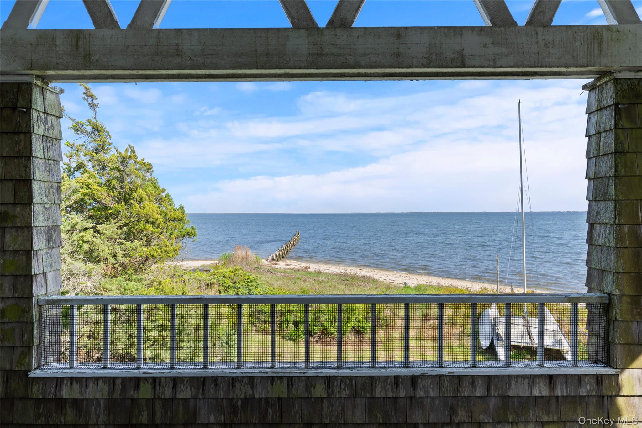 4 Shore Road Bellport, NY 11713 - Photo 6 of 24
