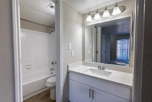 $799 | 1230 Farm To Market 1960 Bypass Road East, Unit 906, Humble, TX 77338