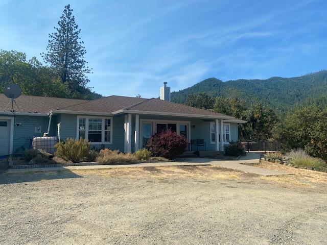 575 Hyde Park Road Grants Pass, OR 97527 - Photo 5 of 42 IMG_1057
