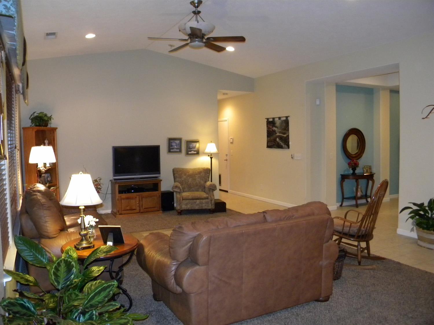 2285 East Duff Avenue Reedley, CA 93654 - Photo 12 of 28 Gallery Image 12