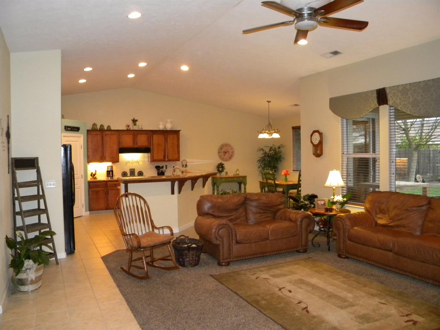 2285 East Duff Avenue Reedley, CA 93654 - Photo 13 of 28 Gallery Image 13