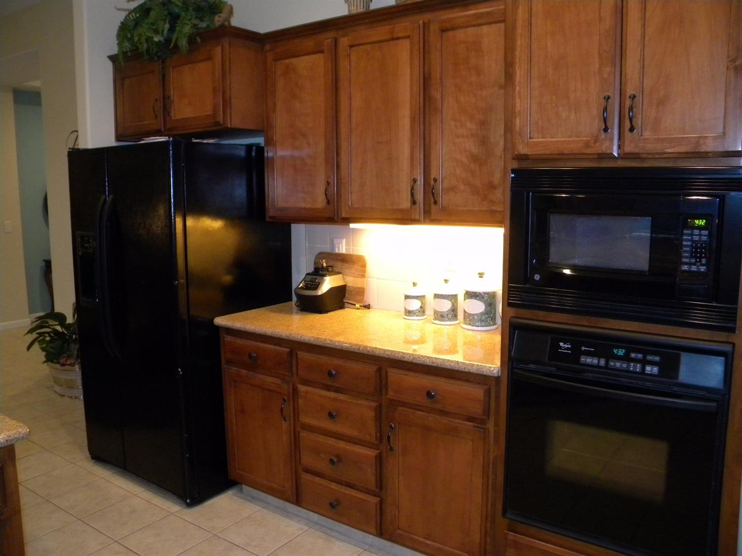 2285 East Duff Avenue Reedley, CA 93654 - Photo 14 of 28 Gallery Image 14