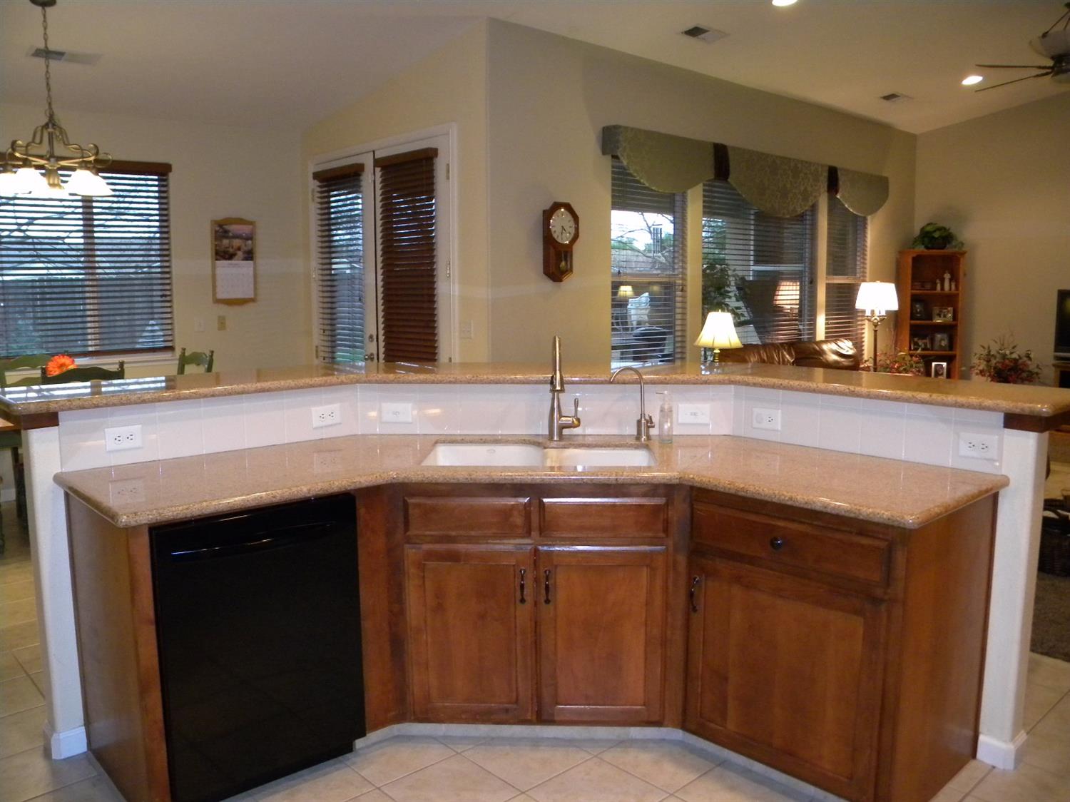 2285 East Duff Avenue Reedley, CA 93654 - Photo 16 of 28 Gallery Image 16