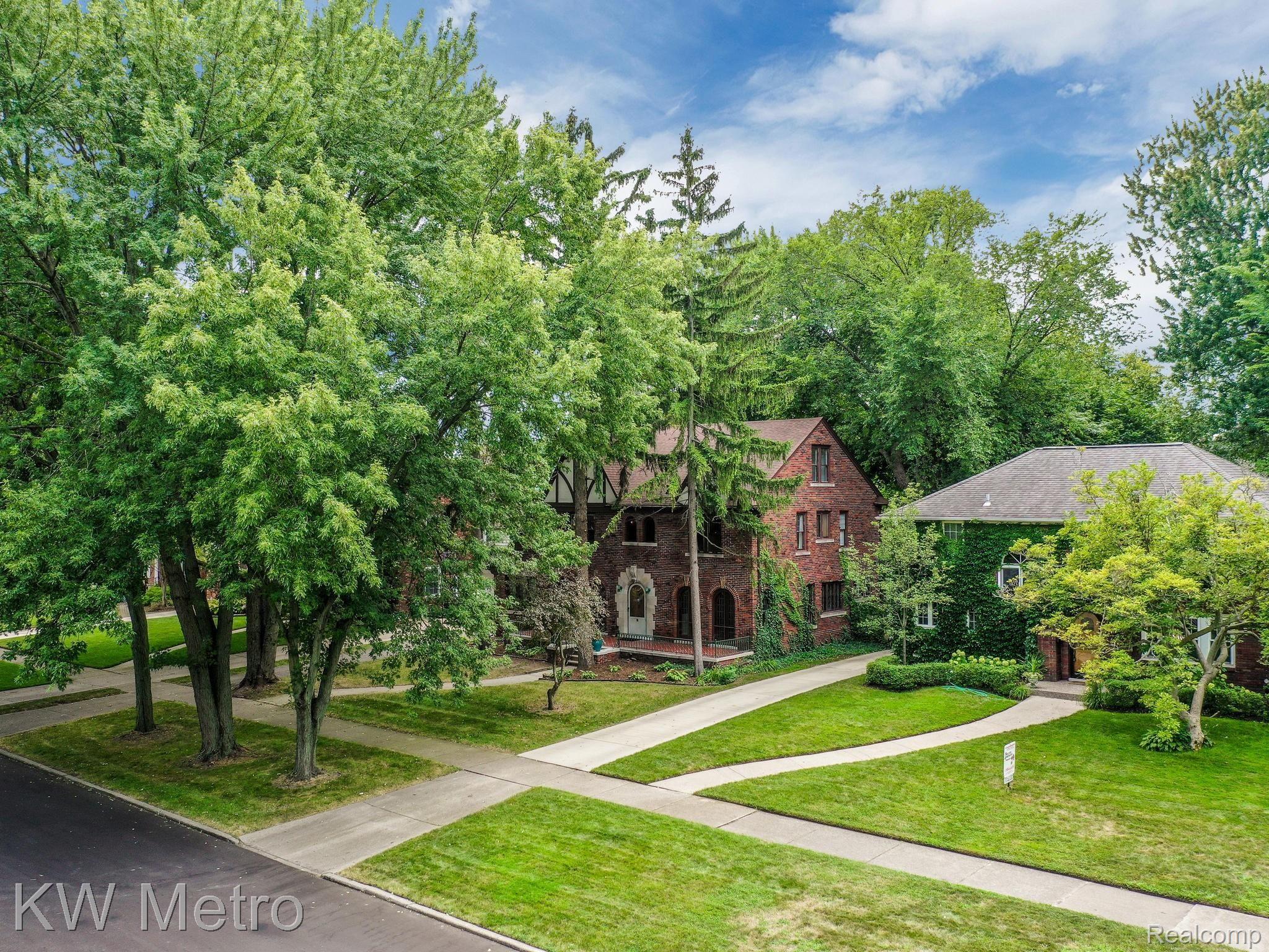 1235 Yorkshire Road Grosse Pointe, MI 48230 - Photo 6 of 51 Aerial