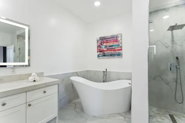 $6,500 | 3960 North Flagler Drive, Unit 402, West Palm Beach, FL 33407