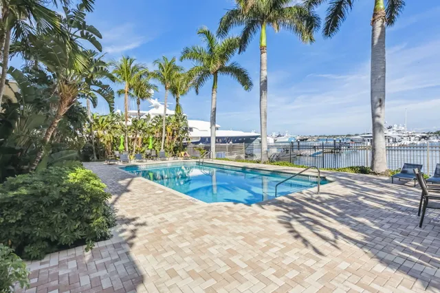 $6,500 | 3960 North Flagler Drive, Unit 402, West Palm Beach, FL 33407