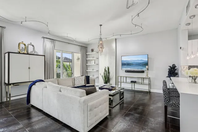 $6,500 | 3960 North Flagler Drive, Unit 402, West Palm Beach, FL 33407