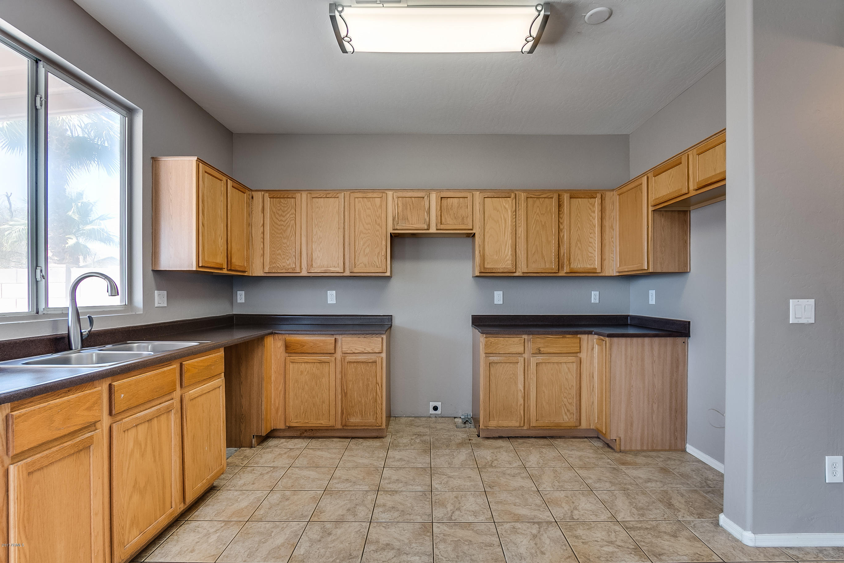 16233 West Miami Street Goodyear, AZ 85338 - Photo 5 of 16 Miami-018