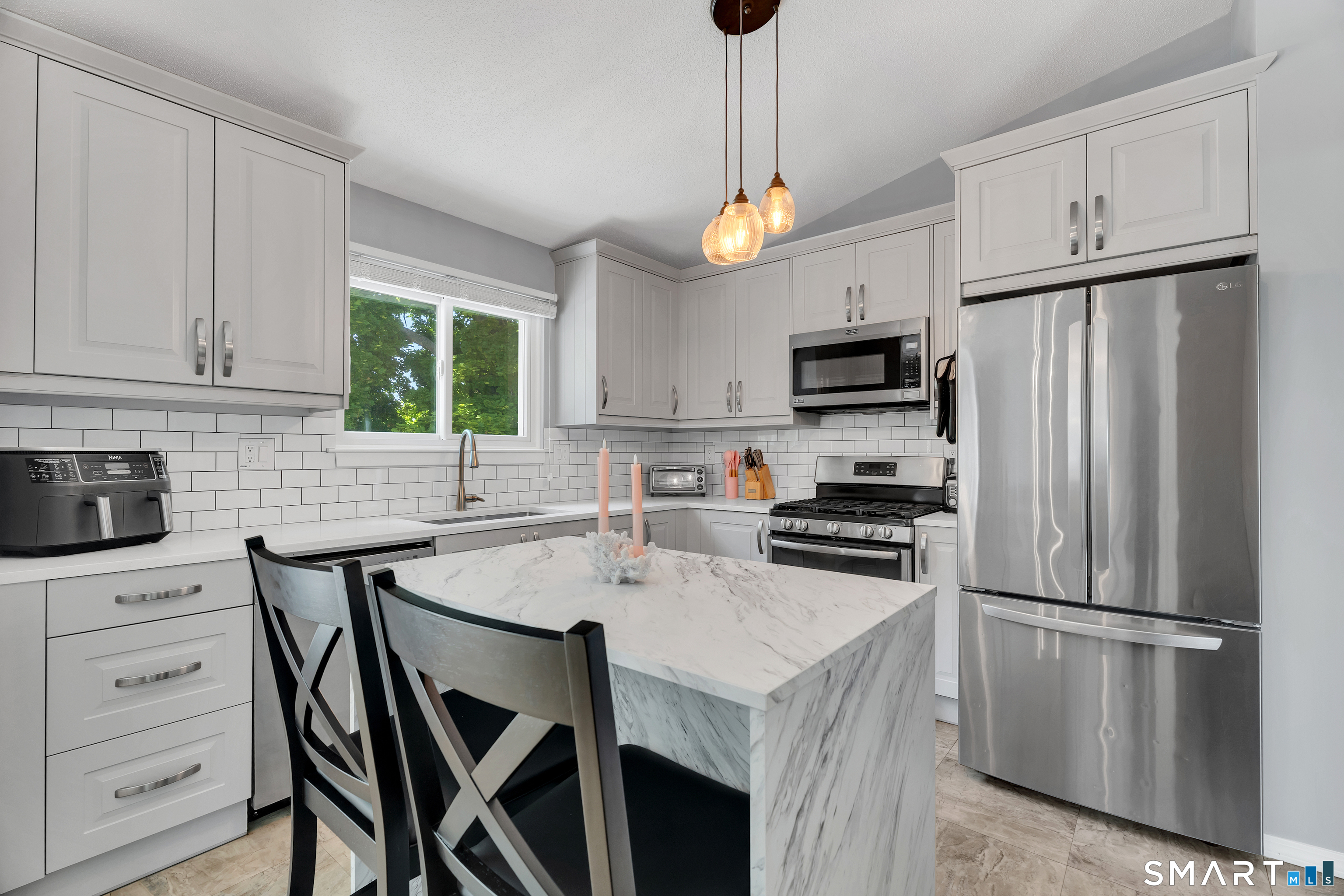 12 Roses Farm Road East Haven, CT 06512 - Photo 11 of 39