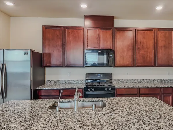 $1,995 | 3210 Brynley Avenue, Henderson, NV 89044