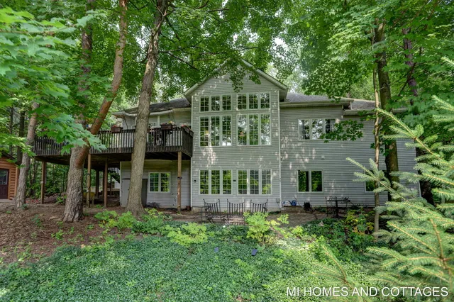 $849,000 | 6393 Hidden Pond Drive, Holland, MI 49423