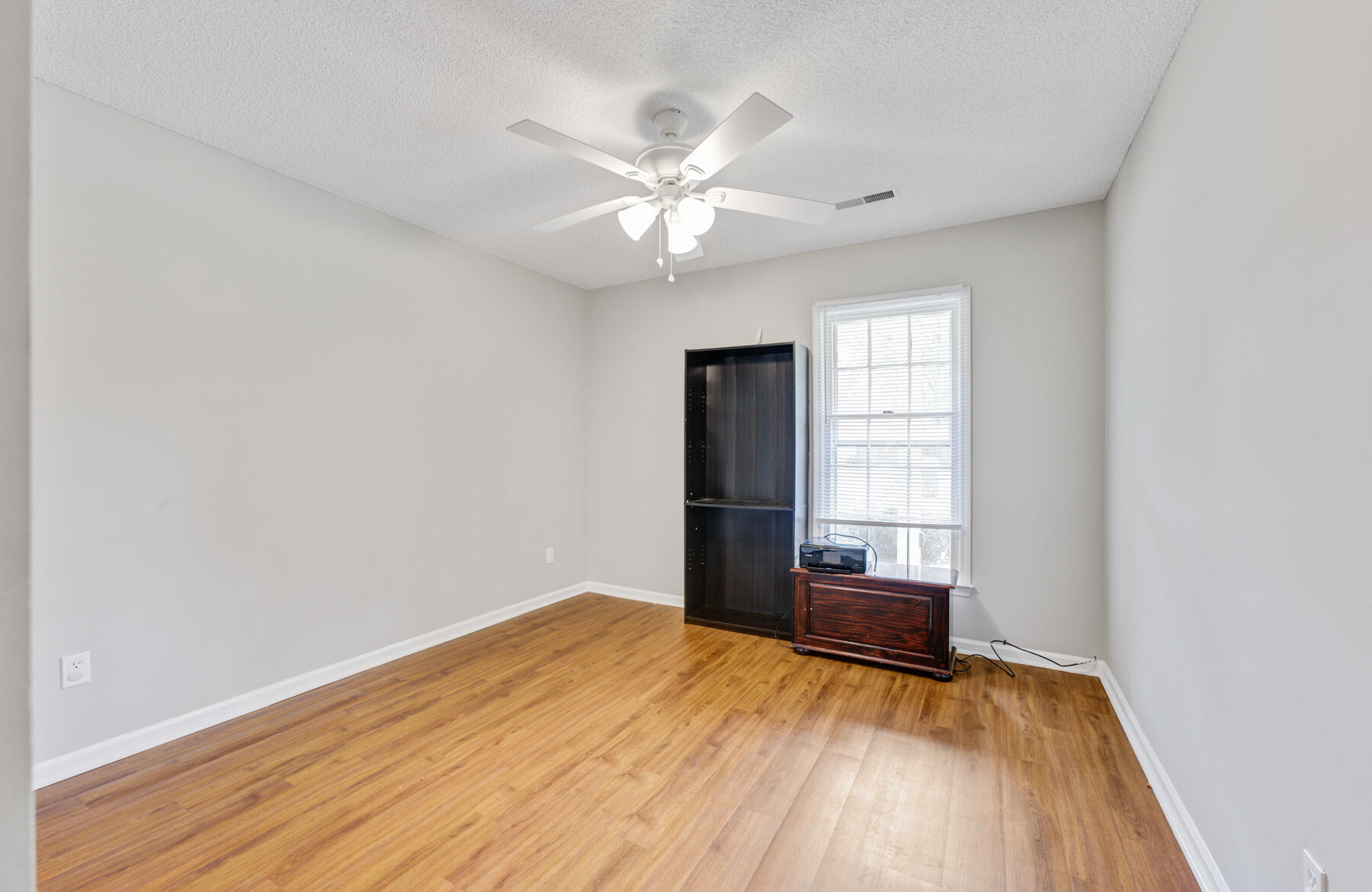 102 Raith Road Summerville, SC 29485 - Photo 12 of 27 102 Raith Rd, Summerville SC (12)