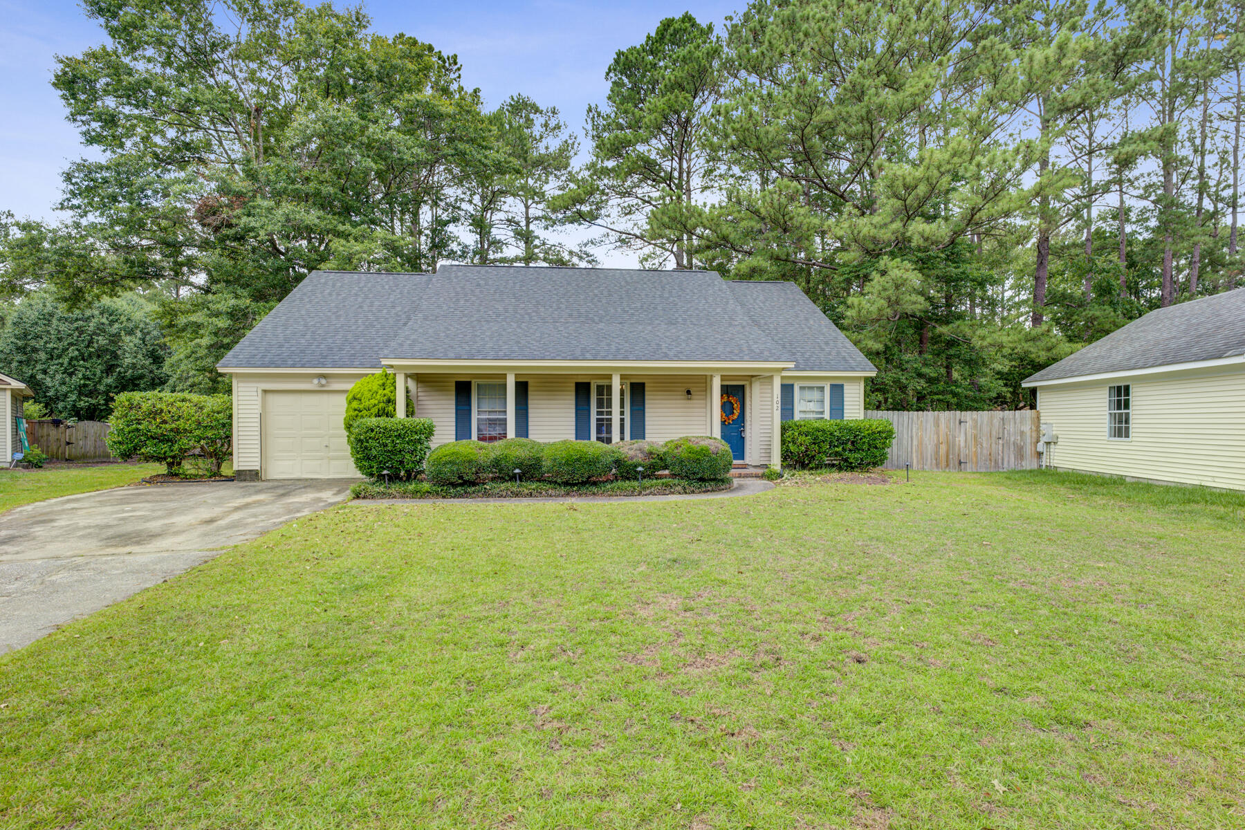 102 Raith Road Summerville, SC 29485 - Photo 2 of 27 102 Raith Rd, Summerville SC (1)