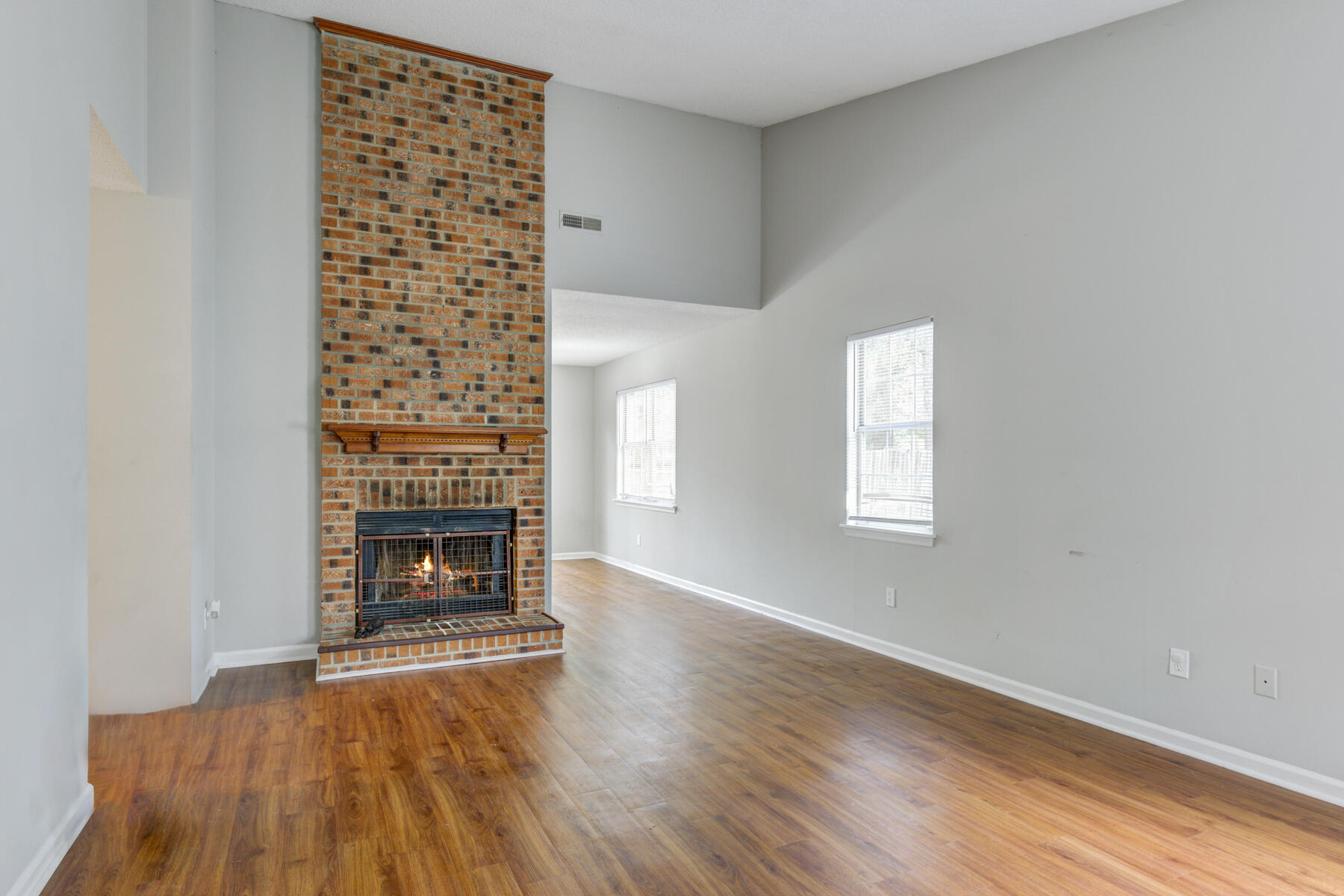 102 Raith Road Summerville, SC 29485 - Photo 4 of 27 102 Raith Rd, Summerville SC (4) edited