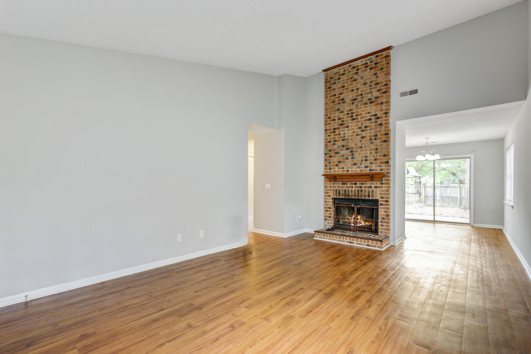 102 Raith Road Summerville, SC 29485 - Photo 5 of 27 102 Raith Rd, Summerville SC (5) edited