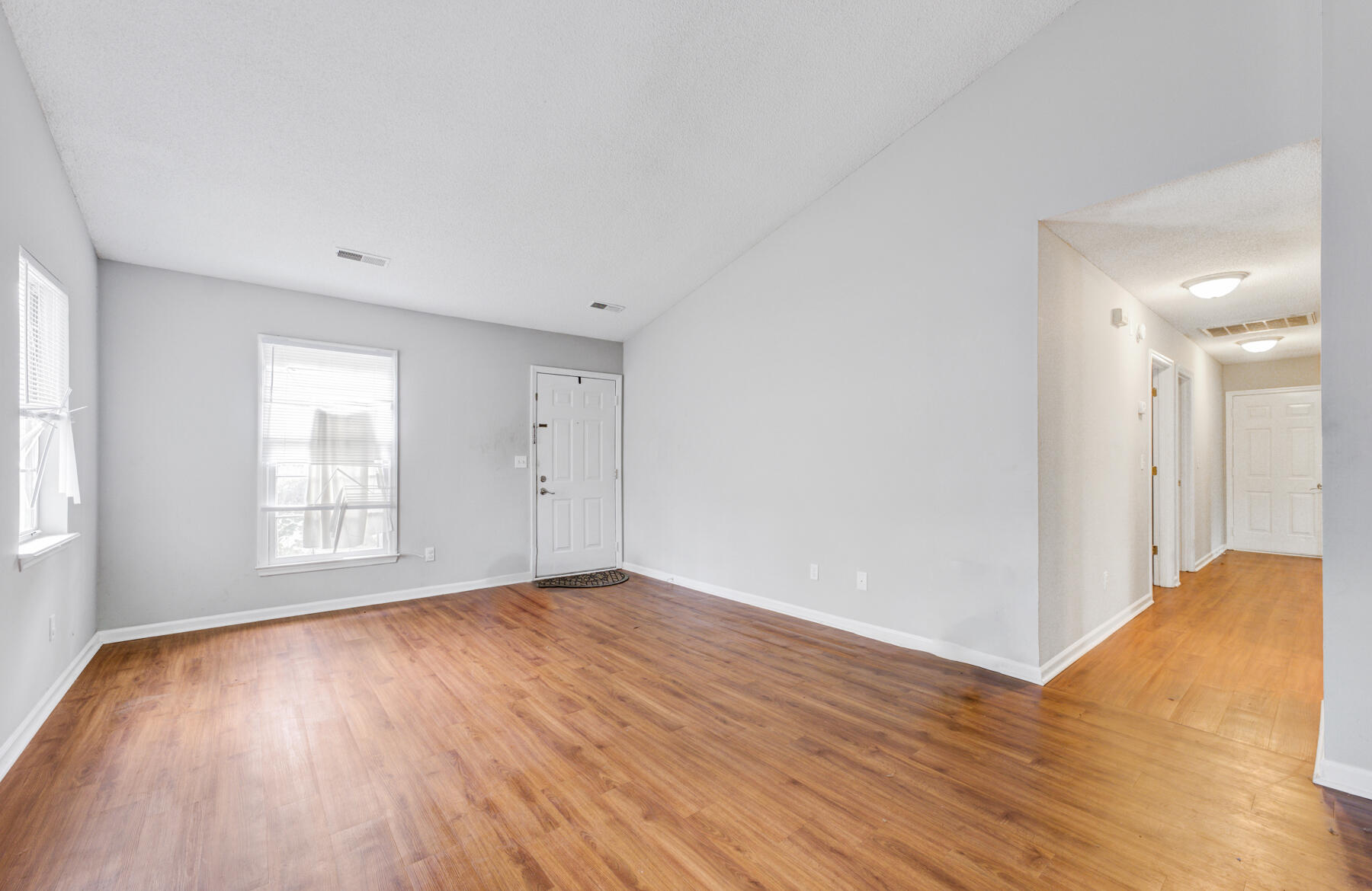 102 Raith Road Summerville, SC 29485 - Photo 6 of 27 102 Raith Rd, Summerville SC (6) edited