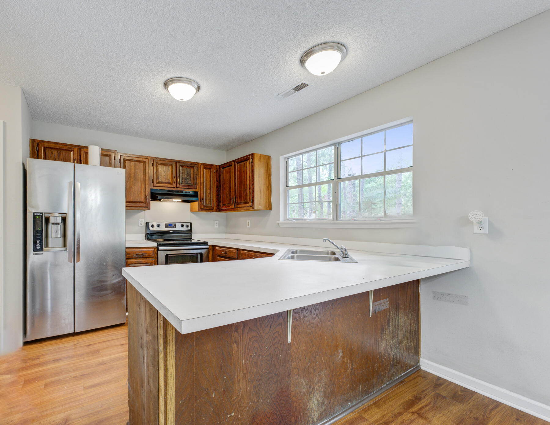 102 Raith Road Summerville, SC 29485 - Photo 9 of 27 102 Raith Rd, Summerville SC (9) edited