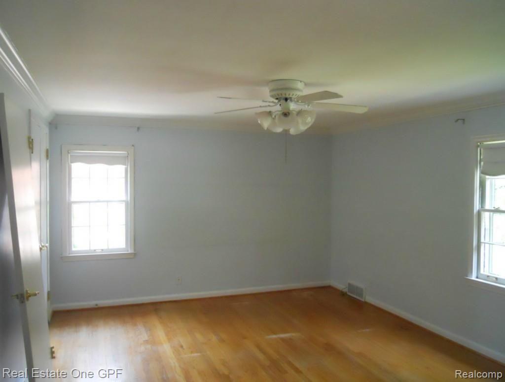 1023 Whittier Road Grosse Pointe, MI 48230 - Photo 14 of 29 14 DSCN1386.jpg