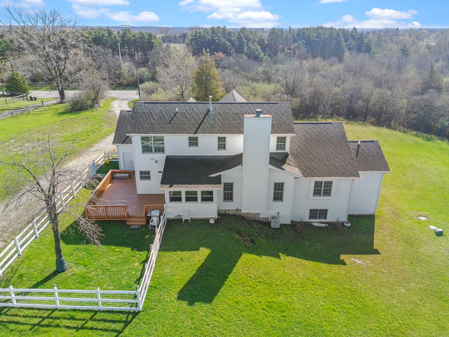 41604 Hunt Club Road Wadsworth, IL 60083 - Photo 3 of 34