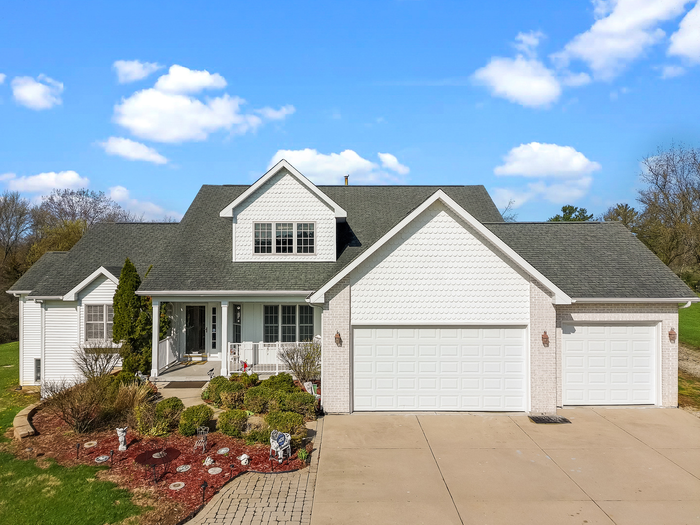 41604 Hunt Club Road Wadsworth, IL 60083 - Photo 5 of 34