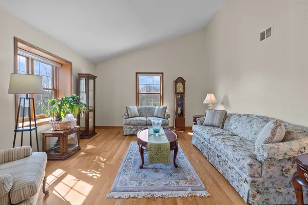 $925,000 | 41604 Hunt Club Road, Wadsworth, IL 60083