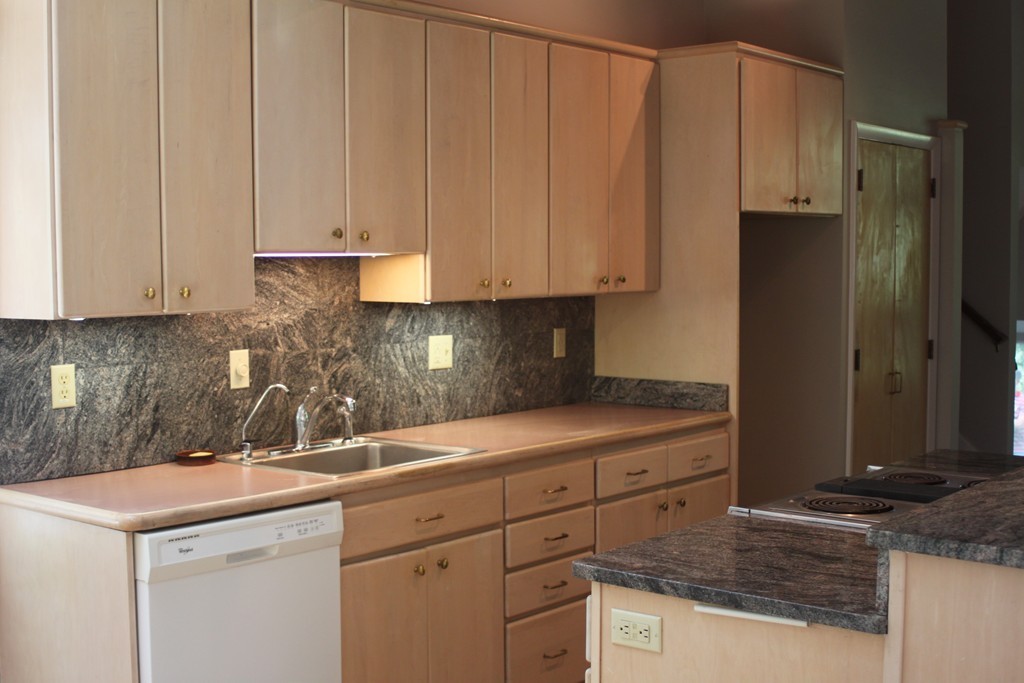 24 Taylor Road Sudbury, MA 01776 - Photo 3 of 10 Gallery Image 3