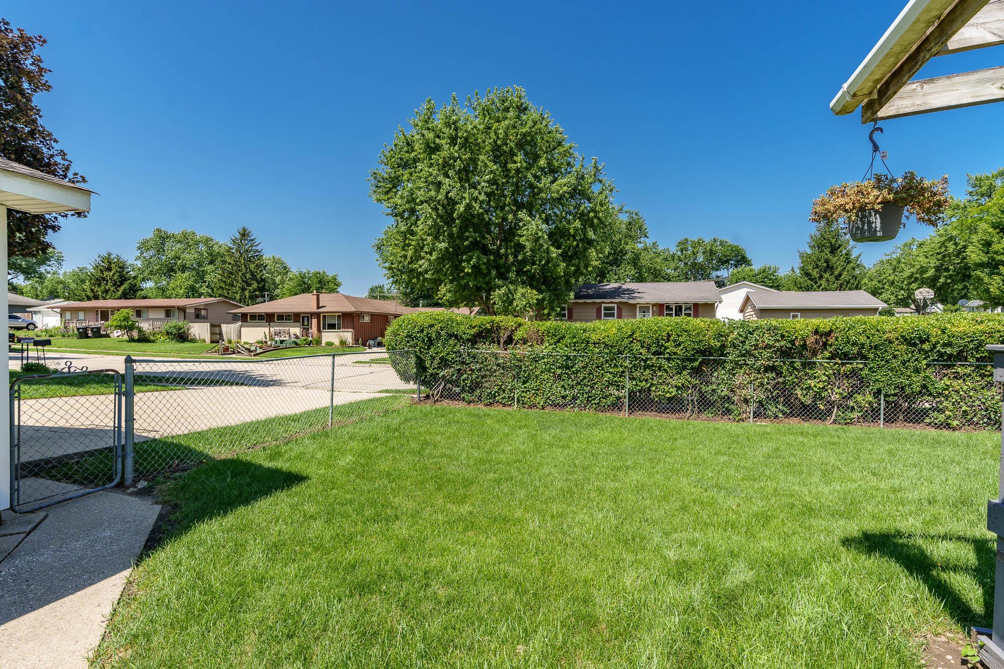 2026 Merrill Street Beloit, WI 53511 - Photo 8 of 37