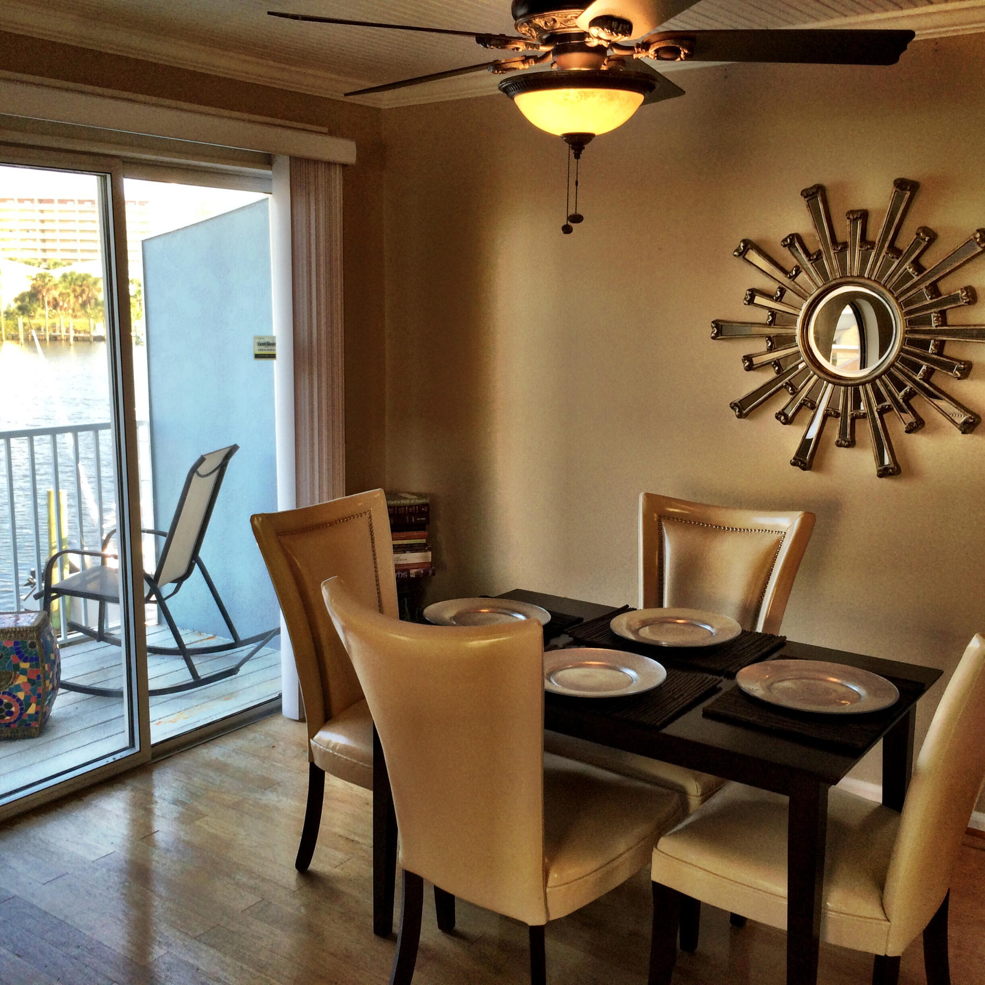 22 Moreno Point Road, Unit 16 Destin, FL 32541 - Photo 3 of 27 Dining Area