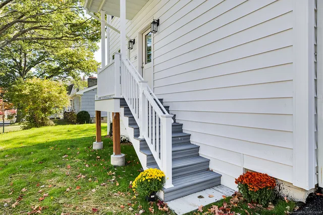 $815,000 | 183 Vesper Street, Fairfield, CT 06825