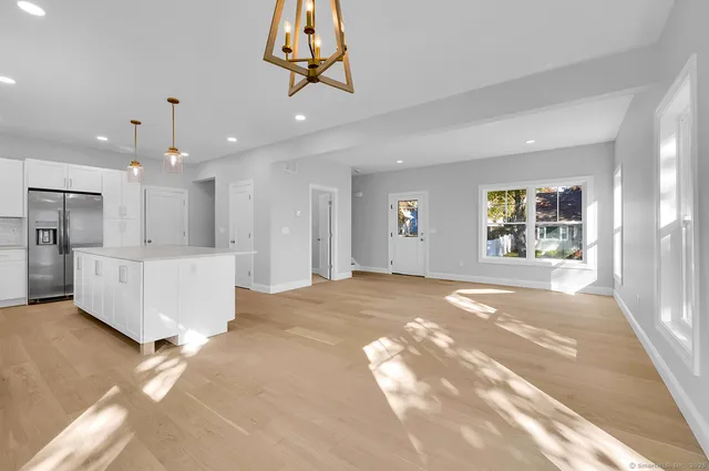 $815,000 | 183 Vesper Street, Fairfield, CT 06825