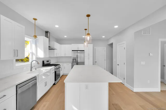 $815,000 | 183 Vesper Street, Fairfield, CT 06825