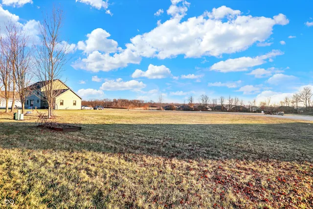 $400,000 | 1808 North Sawmill Lane, Muncie, IN 47304