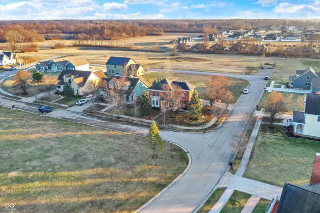 $400,000 | 1808 North Sawmill Lane, Muncie, IN 47304