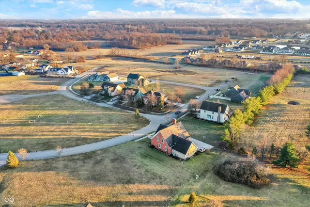 $400,000 | 1808 North Sawmill Lane, Muncie, IN 47304