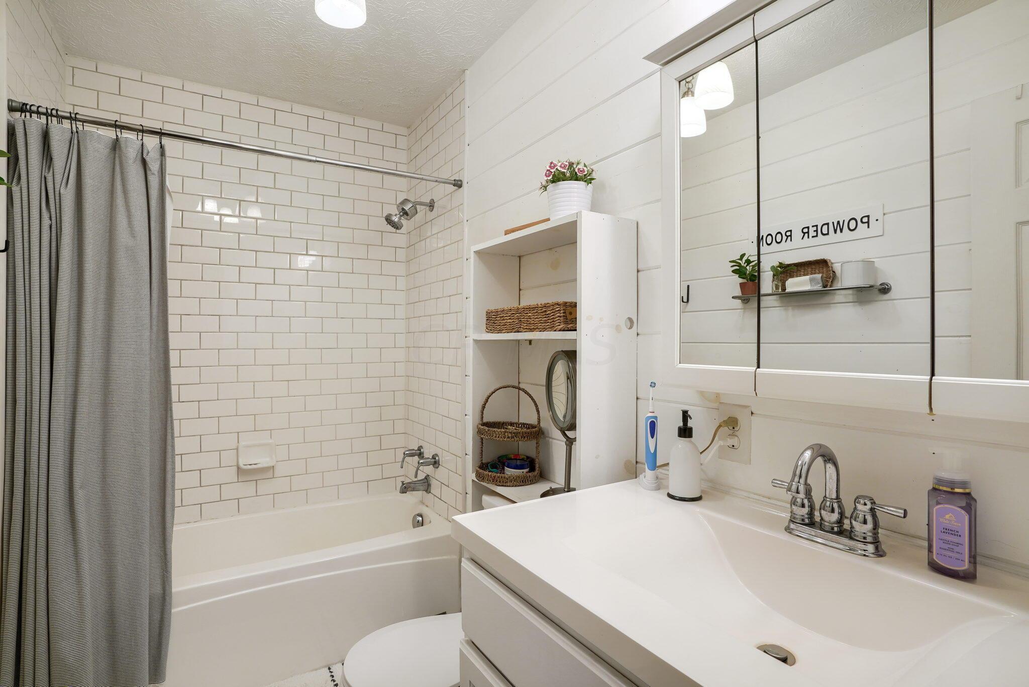 18761 Hall Road Mount Sterling, OH 43143 - Photo 22 of 35 Full Bathroom