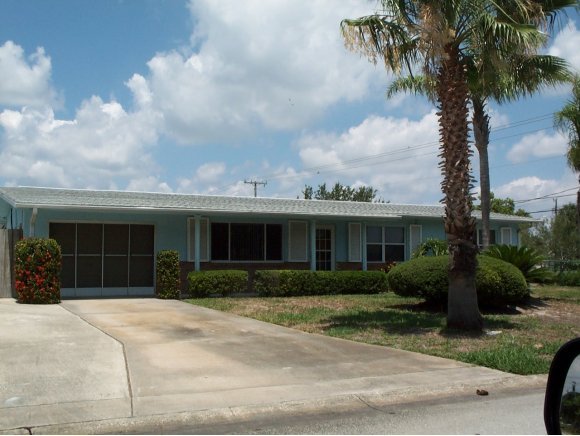 100 Deleon Road Cocoa Beach, FL 32931 - Photo 1 of 12 Primary Photo