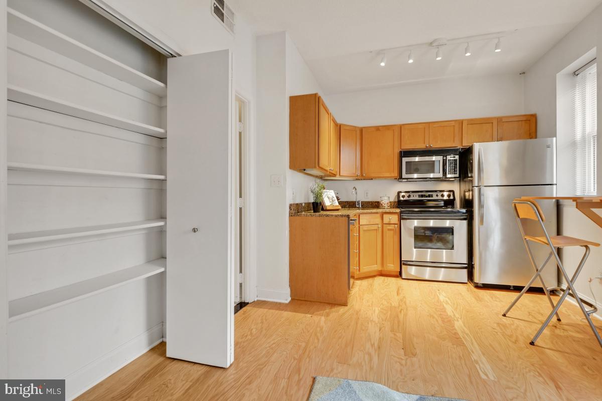 2630 Adams Mill Road Northwest, Unit 304 Washington, DC 20009 - Photo 18 of 24