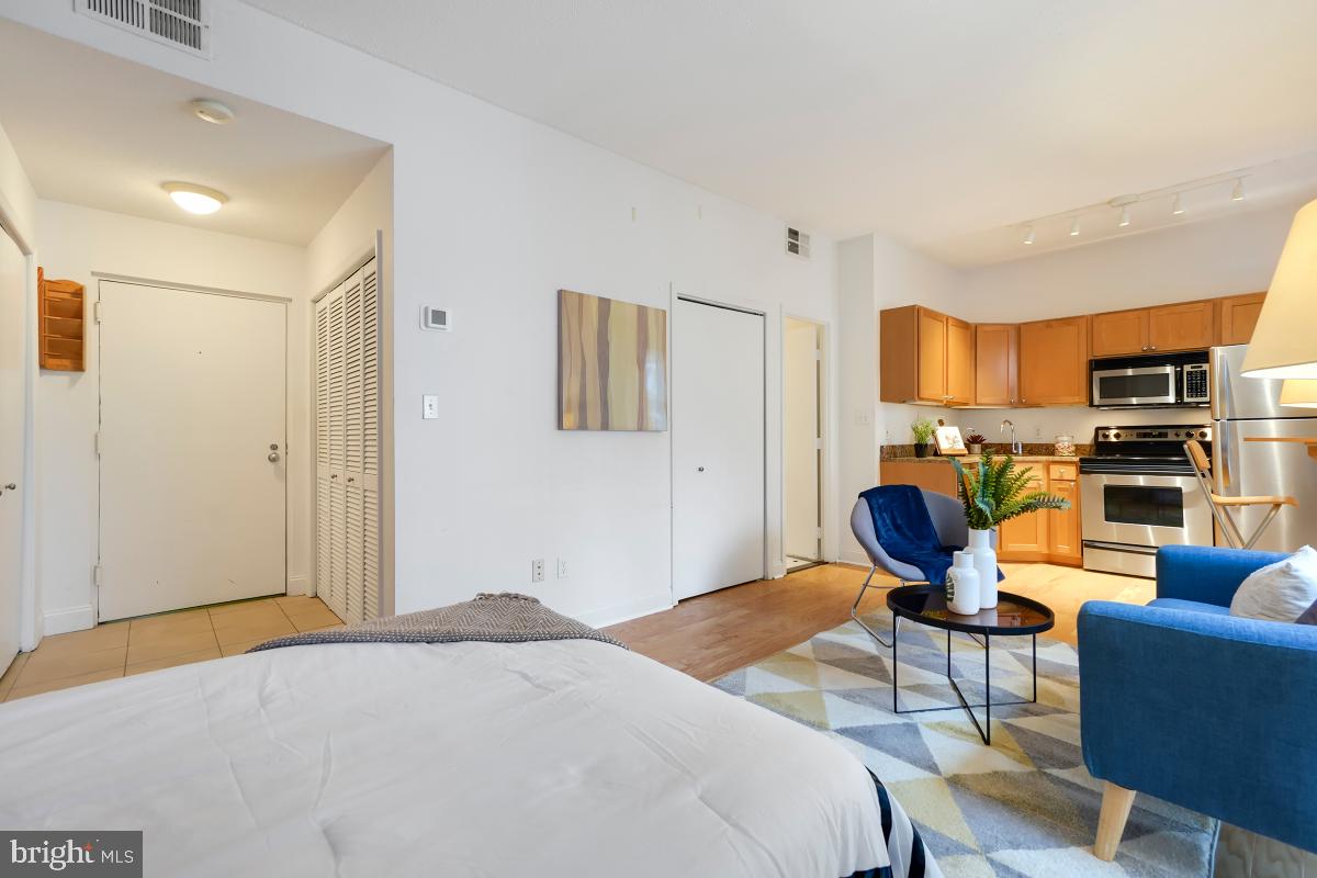 2630 Adams Mill Road Northwest, Unit 304 Washington, DC 20009 - Photo 7 of 24