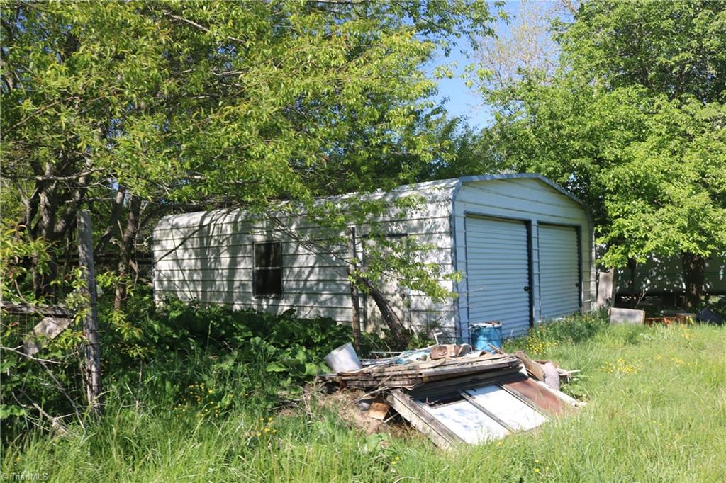 227 Reece Road Southwest Willis, VA 24380 - Photo 16 of 27
